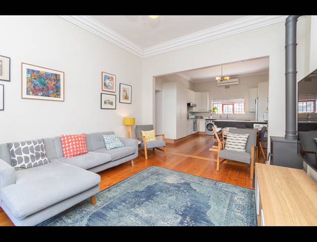 2 BEDROOM APARTMENT FOR SALE IN ORANJEZICHT